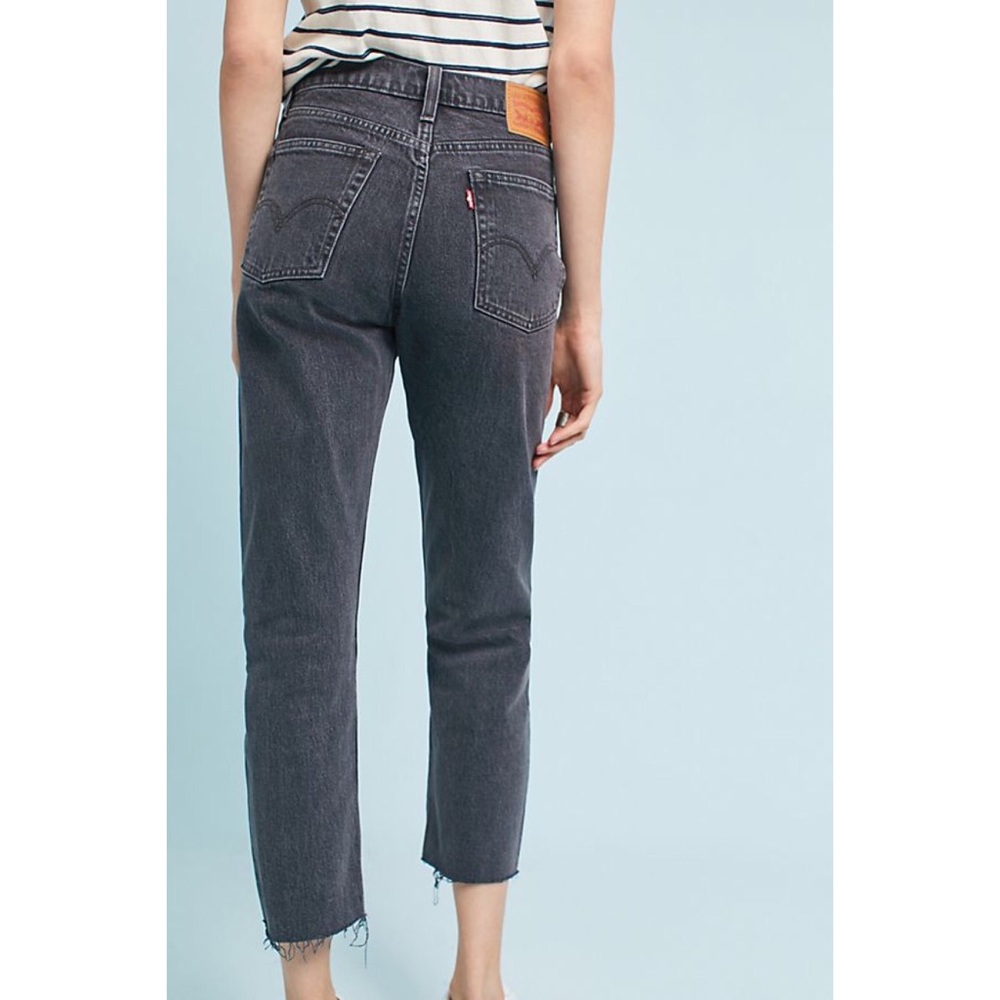 🌿Anthropologie Levi’s 501 distressed